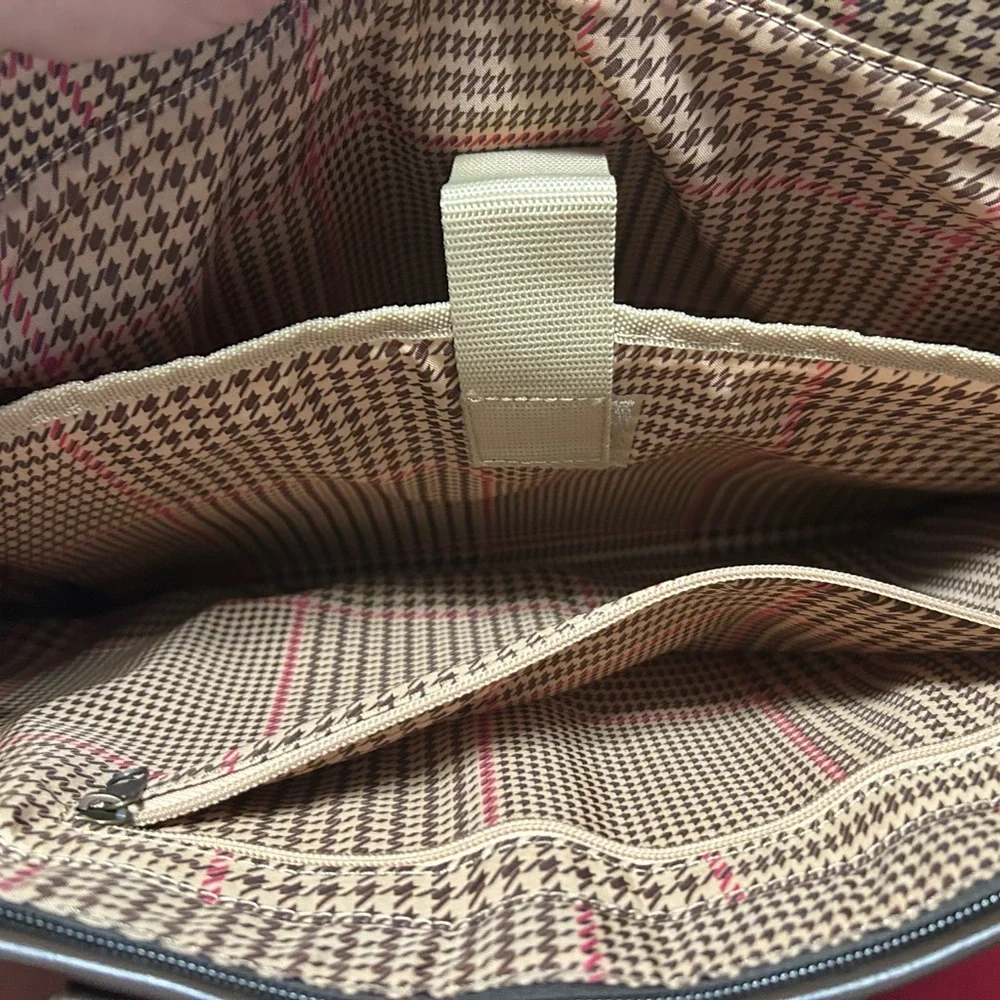Bag CHAPS Black and Brown Briefcase/Tote NEW! No flaws excellent shape! Vinyl